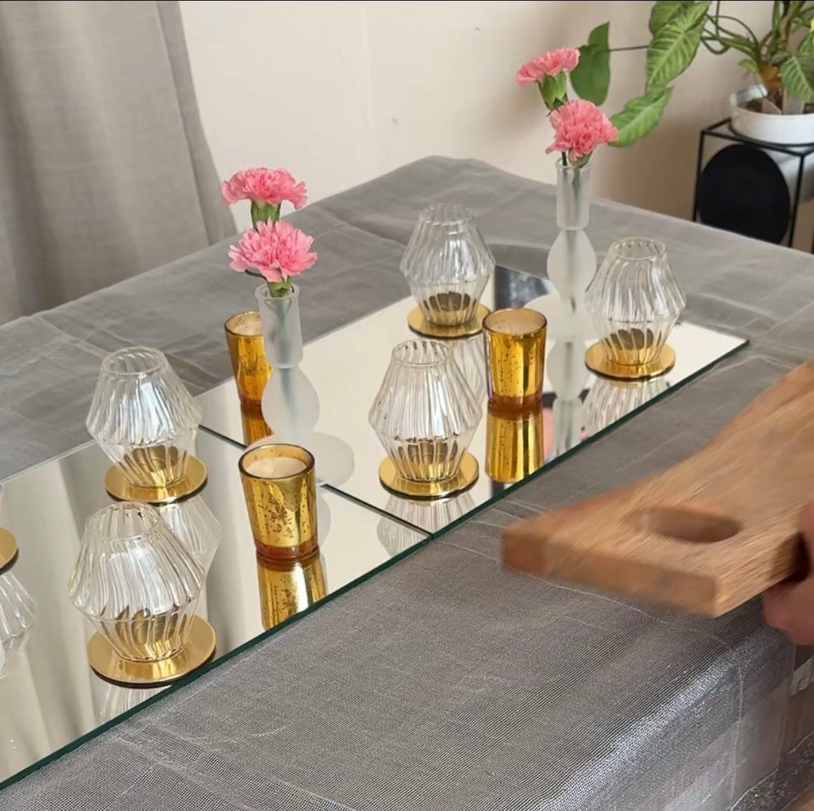 MIRROR TABLE RUNNER DECOR